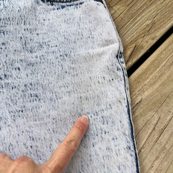 Levi's Vintage Women's Bleach Wash 80's Era Mom Jeans Size 8 - Picture 11 of 14